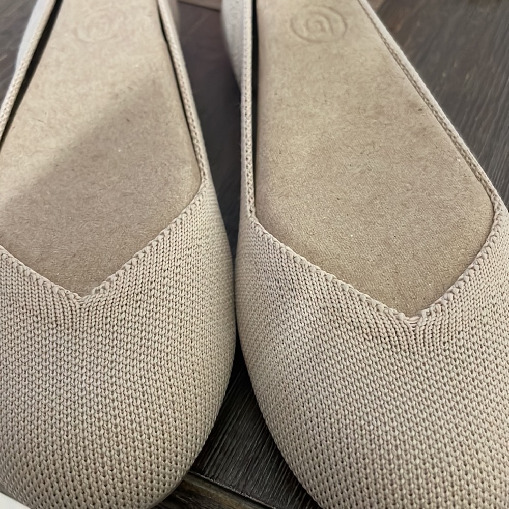 New Rothy's The Flat Ecru NWOB - Picture 9 of 10